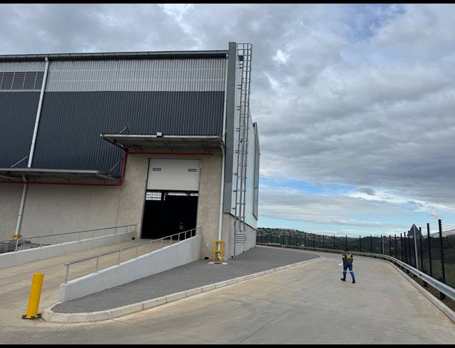 3,495M² WAREHOUSE TO LET IN GLEN ANIL